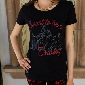 Rodeo Quincy Women’s Black Graphic Tee Size Large